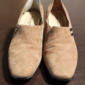 Karen Scott Riley Slip on heel shoe